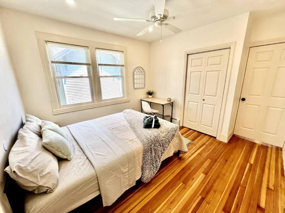 Modern - 3 Bedrooms, 2 Bathrooms Appartement